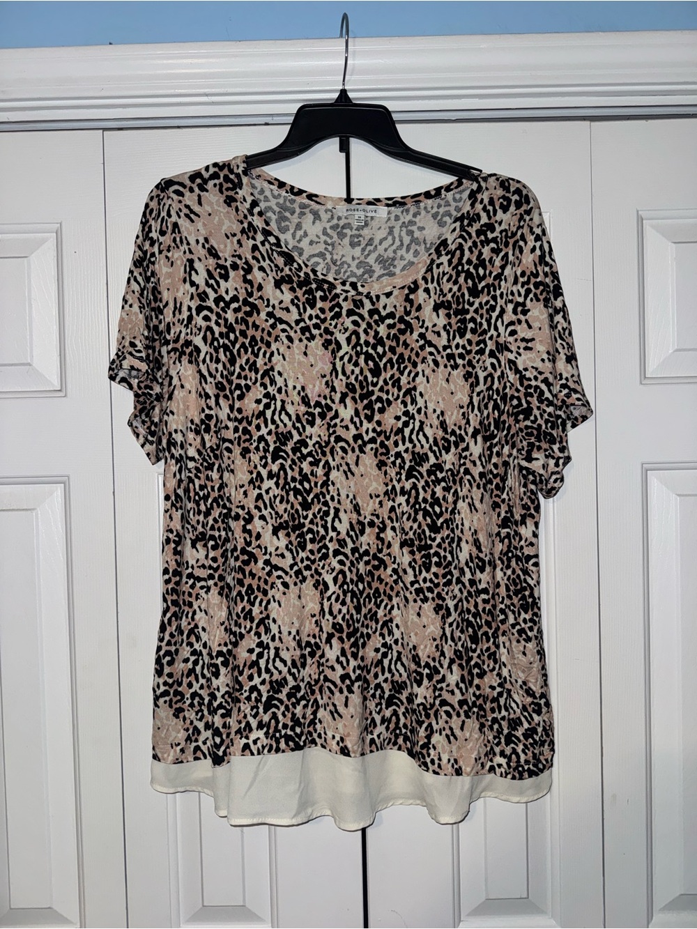 Plus Size Cheetah/Leopard Short Sleeve Top